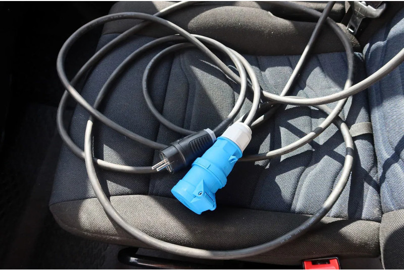 Refrigerated van Iveco Daily 35S16 Iveco 35S16 L3/H2 Koel/Vries/ verwarmen Carrier Xarios 350 + 220 volt nacht aansluiting: picture 16 Refrigerated van Iveco Daily 35S16 Iveco 35S16 L3/H2 Koel/Vries/ verwarmen Carrier Xarios 350 + 220 volt nacht aansluiting: picture 16