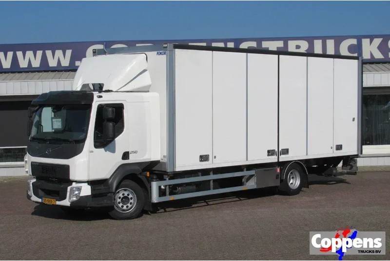 Volvo FL 250 Bakwagen + 6 deuren + Laadklep 2000 kg - Box truck: picture 1 Volvo FL 250 Bakwagen + 6 deuren + Laadklep 2000 kg - Box truck: picture 1