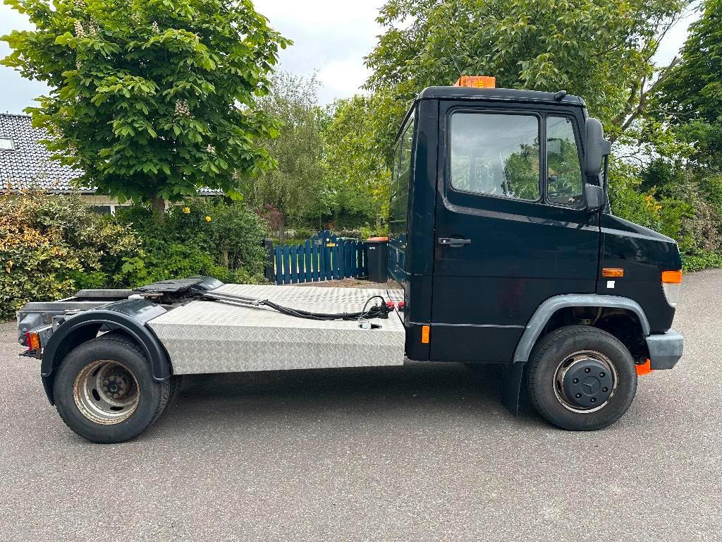 Mercedes-Benz 614 (bj 2005) - Tractor unit: picture 2 Mercedes-Benz 614 (bj 2005) - Tractor unit: picture 2