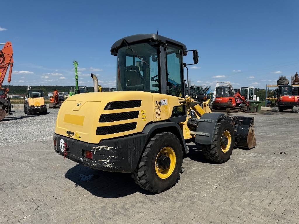 Yanmar V 80  - Wheel loader: picture 5 Yanmar V 80  - Wheel loader: picture 5