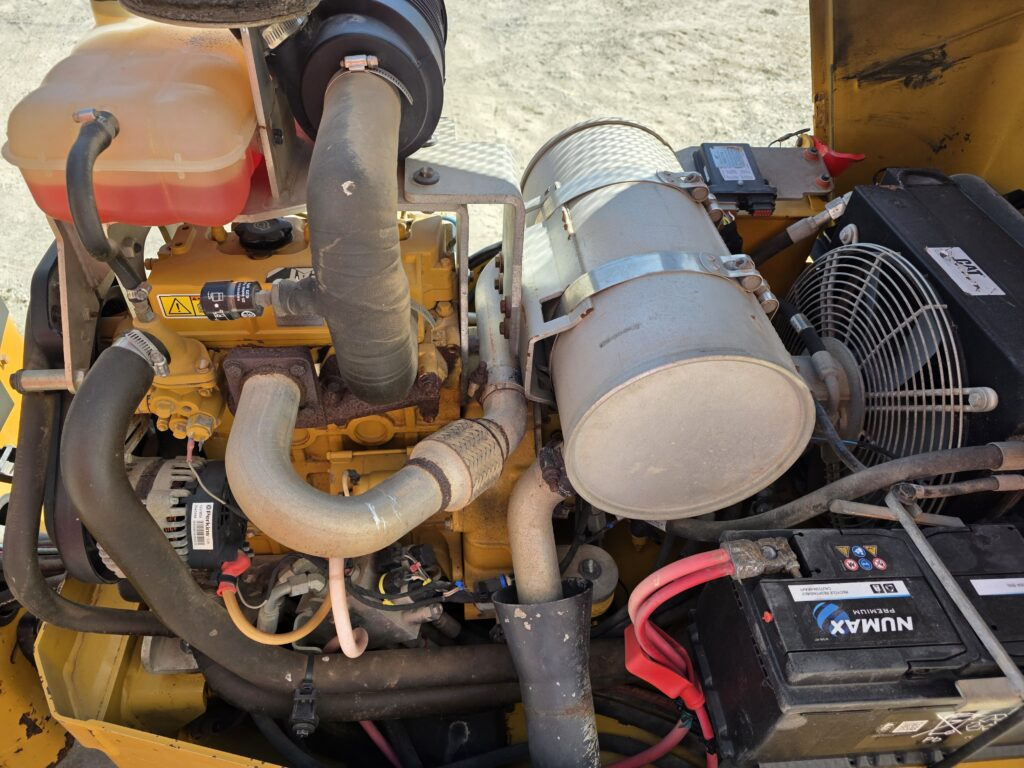 CAT CB24B - Roller: picture 5 CAT CB24B - Roller: picture 5