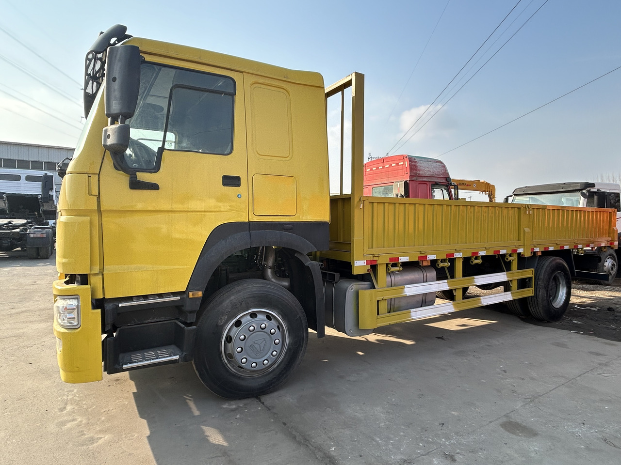 4X2 HOWO 336HP/371HP/375HP/420HP - Box truck: picture 2 4X2 HOWO 336HP/371HP/375HP/420HP - Box truck: picture 2