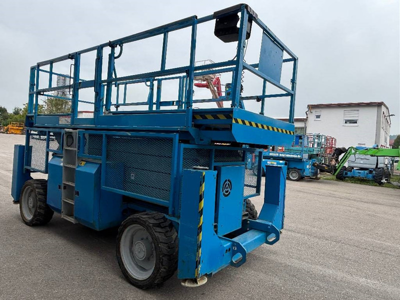 Genie GS 4390 RT 15,11m Diesel Scherenarbeitsbühne - Scissor lift: picture 4 Genie GS 4390 RT 15,11m Diesel Scherenarbeitsbühne - Scissor lift: picture 4