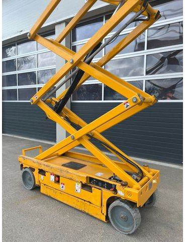 Haulotte Compact 8 - Scherenarbeitsbühne 8,2m, BJ 2014 - Scissor lift: picture 3 Haulotte Compact 8 - Scherenarbeitsbühne 8,2m, BJ 2014 - Scissor lift: picture 3