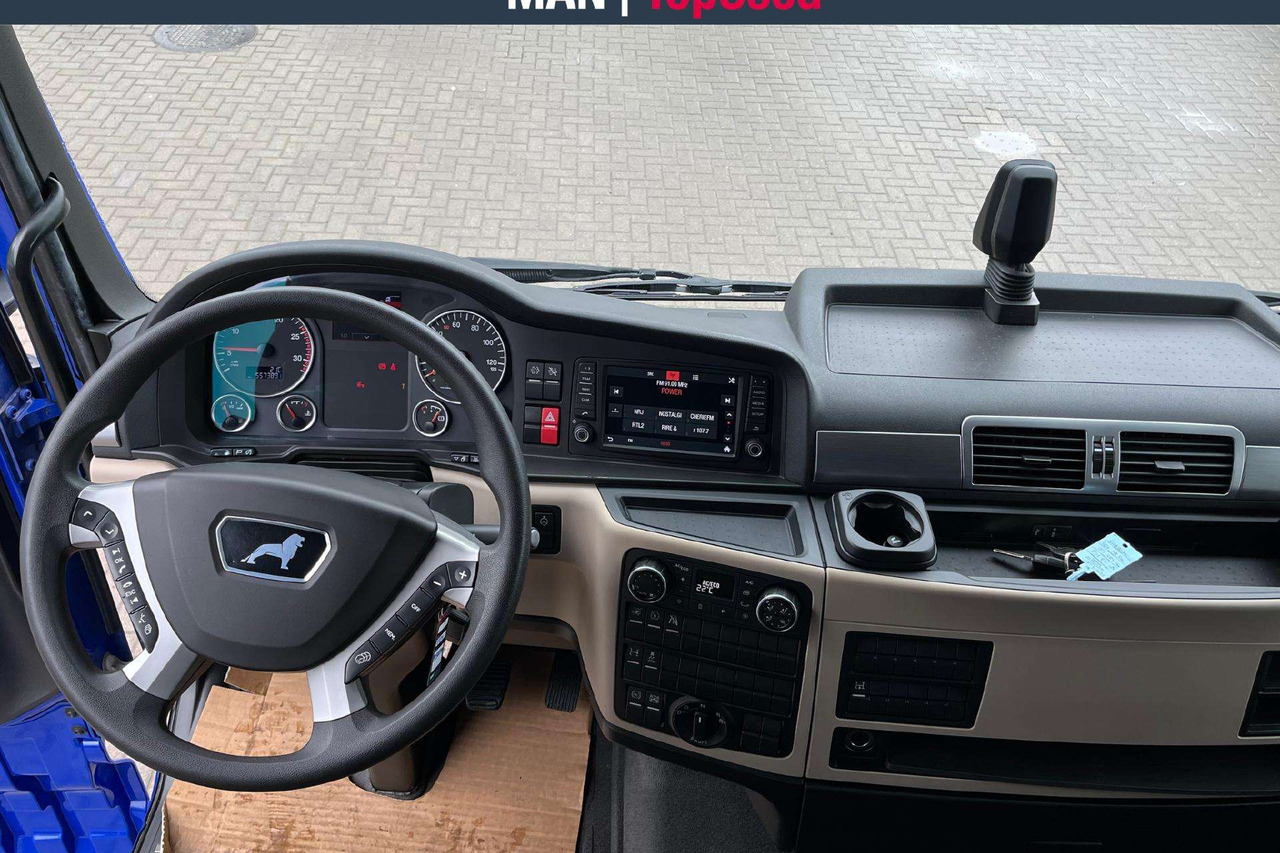 MAN TGX 18.500 XLX Cab Retarder (8734) - Tractor unit: picture 5 MAN TGX 18.500 XLX Cab Retarder (8734) - Tractor unit: picture 5