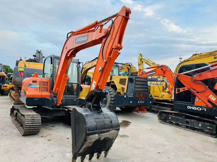 6t Small Excavator,Mini Excavating Machine Korea Doosan Used Excavators Doosan Dx60 For Sale In Shanghai - Crawler excavator: picture 4 6t Small Excavator,Mini Excavating Machine Korea Doosan Used Excavators Doosan Dx60 For Sale In Shanghai - Crawler excavator: picture 4