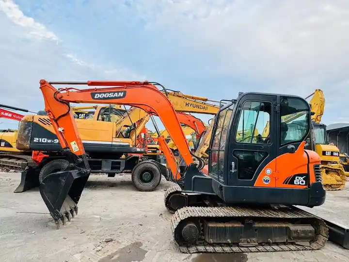 6t Small Excavator,Mini Excavating Machine Korea Doosan Used Excavators Doosan Dx60 For Sale In Shanghai - Crawler excavator: picture 3 6t Small Excavator,Mini Excavating Machine Korea Doosan Used Excavators Doosan Dx60 For Sale In Shanghai - Crawler excavator: picture 3