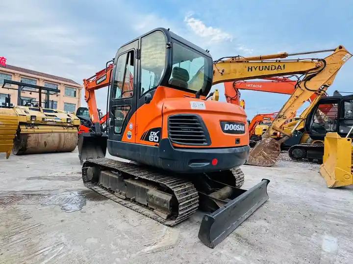 6t Small Excavator,Mini Excavating Machine Korea Doosan Used Excavators Doosan Dx60 For Sale In Shanghai - Crawler excavator: picture 5 6t Small Excavator,Mini Excavating Machine Korea Doosan Used Excavators Doosan Dx60 For Sale In Shanghai - Crawler excavator: picture 5