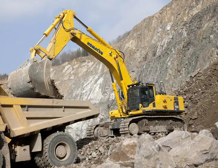 70 Ton Used Japan Komatsu PC700 Excavator for Sale Used Excavator PC220 PC200 PC240 PC600 PC650 PC700 PC800 - Excavator: picture 1 70 Ton Used Japan Komatsu PC700 Excavator for Sale Used Excavator PC220 PC200 PC240 PC600 PC650 PC700 PC800 - Excavator: picture 1