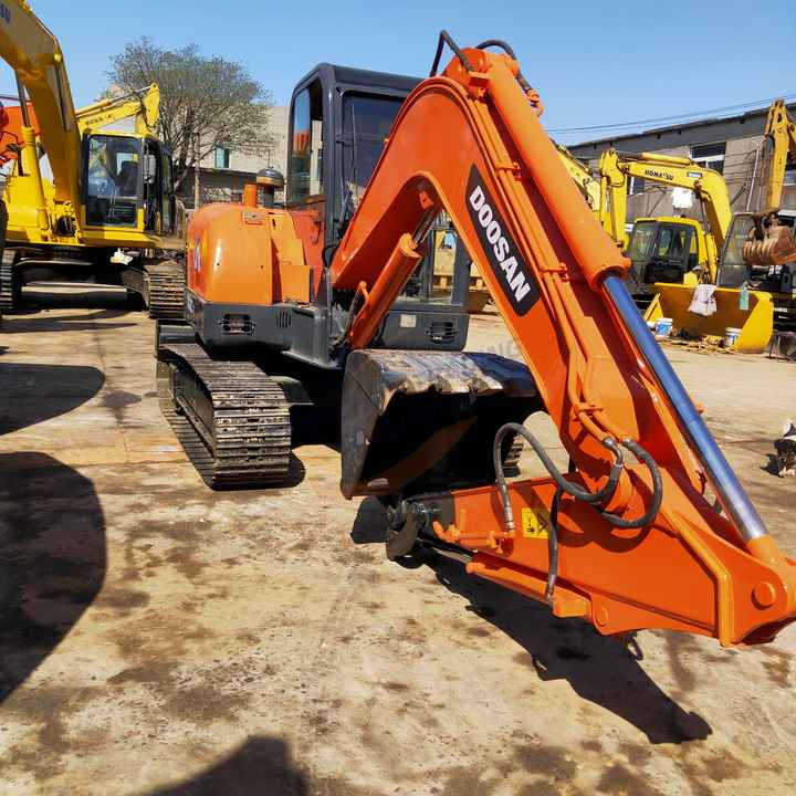 Awesome Performance Korea Imported Small Scale Used Doosan Dh60 Excavator - Crawler excavator: picture 1 Awesome Performance Korea Imported Small Scale Used Doosan Dh60 Excavator - Crawler excavator: picture 1