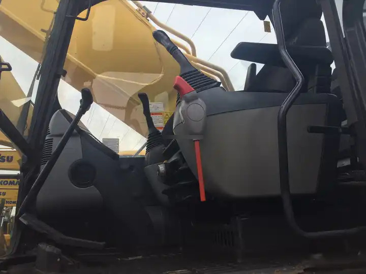 Construction machinery 45 Tons Used Komatsu excavator pc450-8 crawler excavator original Japan Komatsu 450-8 for sale - Excavator: picture 2 Construction machinery 45 Tons Used Komatsu excavator pc450-8 crawler excavator original Japan Komatsu 450-8 for sale - Excavator: picture 2