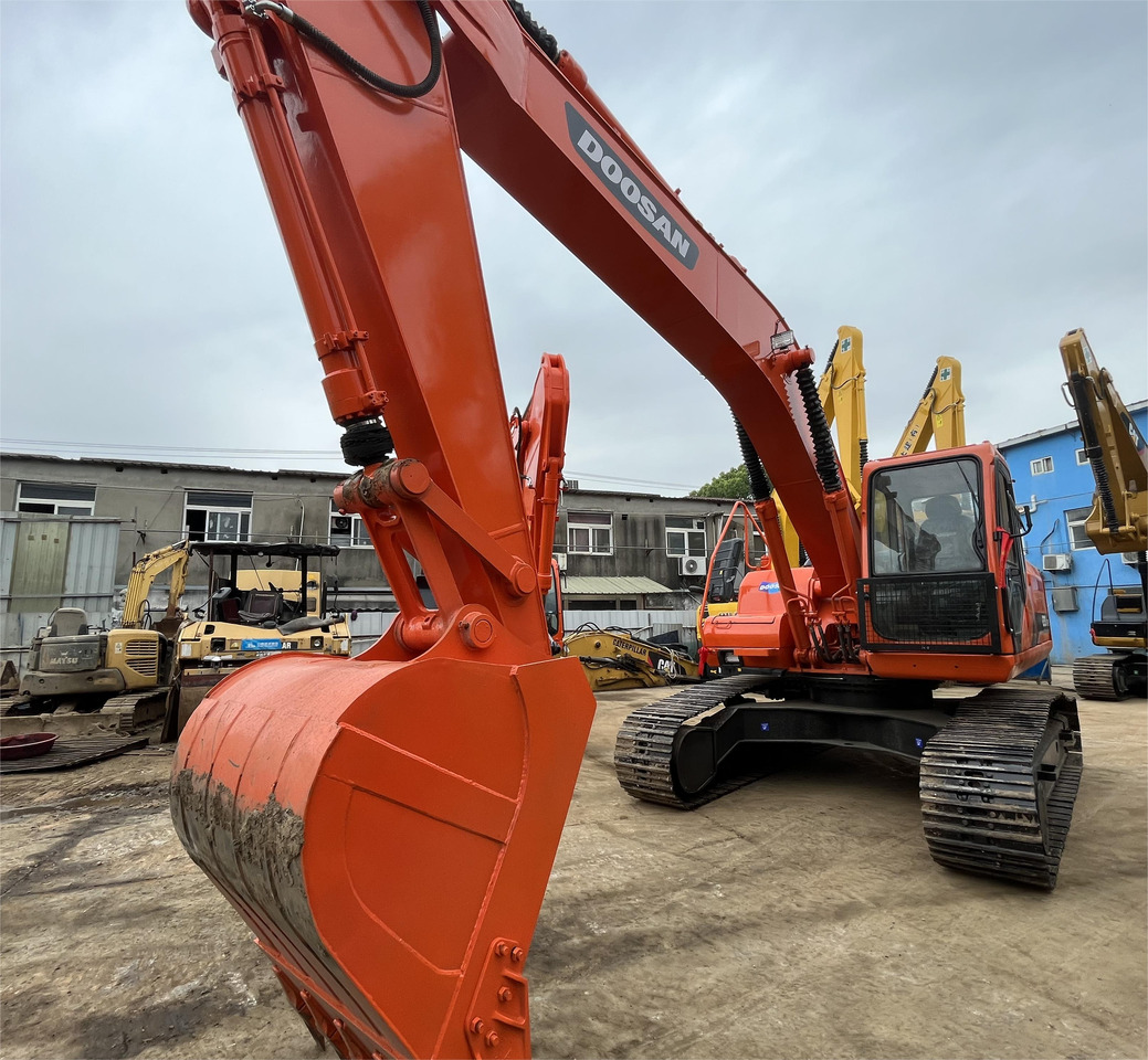 Excavator DOOSAN DX220LC-9E: picture 1