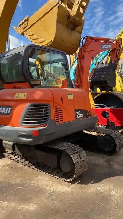 Crawler excavator High Quality Hot Sale Used 6t Mini Excavator Original Korea Doosan Used Excavators Doosan Dx60 With Good Performance: picture 6