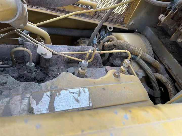 Original Japan Imported Caterpillar D7R Bulldozer Japan Original Cat D7G D7R D9n D8r Used Bulldozers - Bulldozer: picture 3 Original Japan Imported Caterpillar D7R Bulldozer Japan Original Cat D7G D7R D9n D8r Used Bulldozers - Bulldozer: picture 3