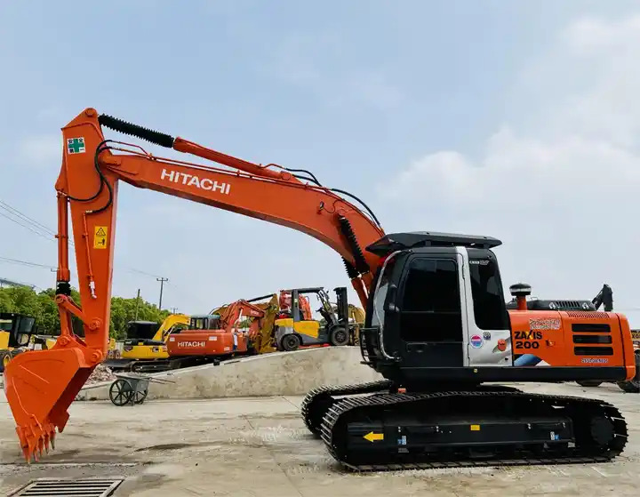 Slightly Used 20 Ton Tracked Excavator Hitachi Zx200-3 With Isuzu Ai-4hk1x Diesel Engine In Shanghai - Crawler excavator: picture 5 Slightly Used 20 Ton Tracked Excavator Hitachi Zx200-3 With Isuzu Ai-4hk1x Diesel Engine In Shanghai - Crawler excavator: picture 5