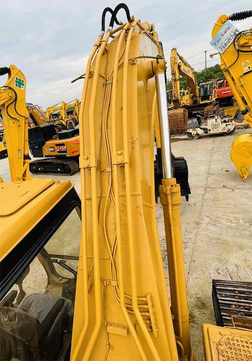 Super Good Condition Japanese Made Used Cat 320b 320bl Hydraulic Tracked Excavator At Favorable Price In Shanghai - Crawler excavator: picture 5 Super Good Condition Japanese Made Used Cat 320b 320bl Hydraulic Tracked Excavator At Favorable Price In Shanghai - Crawler excavator: picture 5