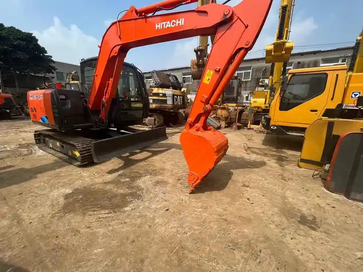 Used Hitachi ZX70 crawler Excavator, Japan Made used Hitachi ZX70 Mini Excavator in good condition on sale - Crawler excavator: picture 3 Used Hitachi ZX70 crawler Excavator, Japan Made used Hitachi ZX70 Mini Excavator in good condition on sale - Crawler excavator: picture 3