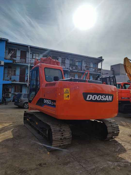 Used excavator doosan dh150 excavators machinery doosan dx60 dx80 dx75 dx225 Good Condition Low price wheel excavator - Crawler excavator: picture 2 Used excavator doosan dh150 excavators machinery doosan dx60 dx80 dx75 dx225 Good Condition Low price wheel excavator - Crawler excavator: picture 2