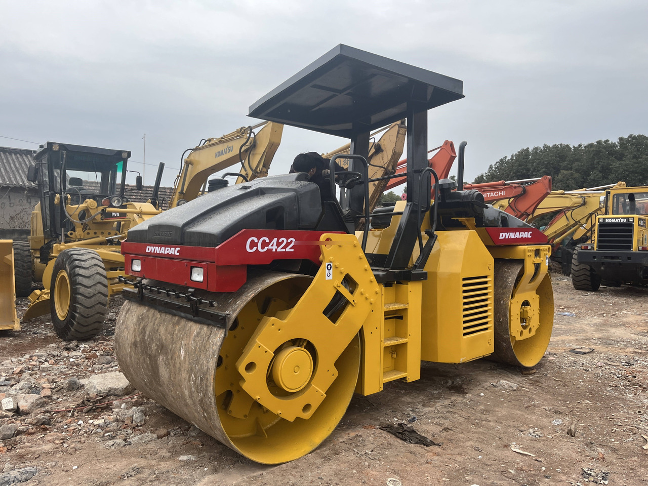 Used road roller Dynapac CC422 with Double Drum Roller in Good Condition - Road roller: picture 2 Used road roller Dynapac CC422 with Double Drum Roller in Good Condition - Road roller: picture 2