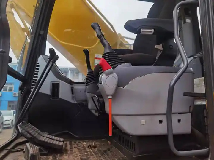 Well- Maintained Original Design Heavy Equipment Used Komatsu Pc300-7 Hydraulic Crawler Excavator In Shanghai - Crawler excavator: picture 3 Well- Maintained Original Design Heavy Equipment Used Komatsu Pc300-7 Hydraulic Crawler Excavator In Shanghai - Crawler excavator: picture 3