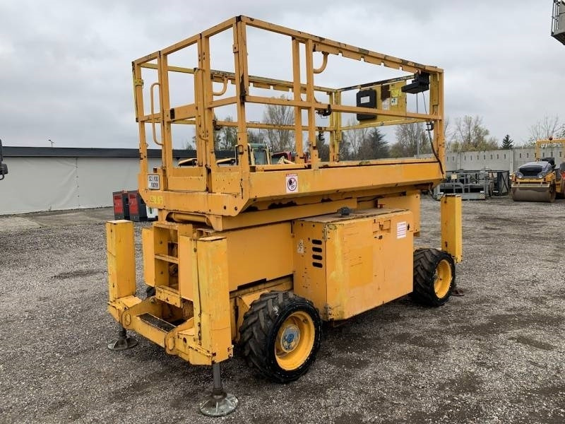 Genie GS-2669 - 10 m, 4x4, diesel - Scissor lift: picture 2 Genie GS-2669 - 10 m, 4x4, diesel - Scissor lift: picture 2