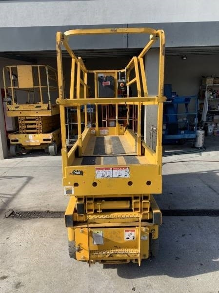 Haulotte Compact 8 - 8m, electric  - Scissor lift: picture 3 Haulotte Compact 8 - 8m, electric  - Scissor lift: picture 3