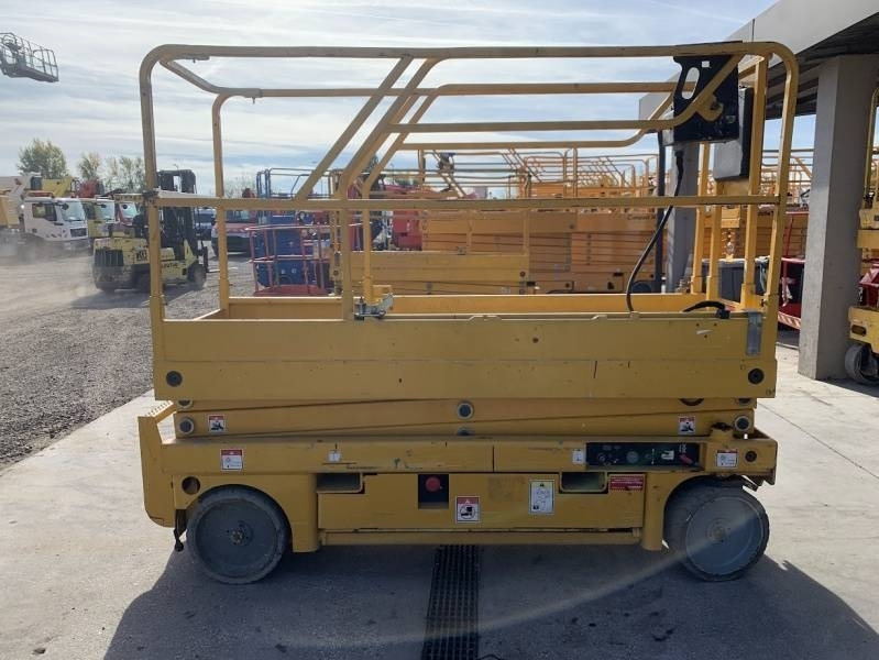 Haulotte Compact 8 - 8m, electric  - Scissor lift: picture 4 Haulotte Compact 8 - 8m, electric  - Scissor lift: picture 4