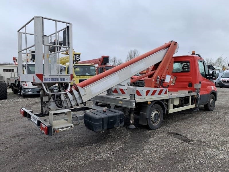 Truck mounted aerial platform Iveco Daily Multitel MT222 - 22m, 200kg: picture 6