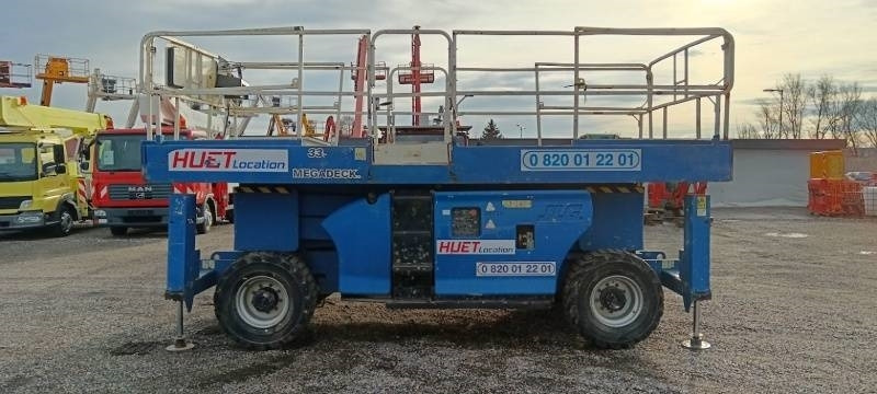 JLG 3394RT - 12m, 4x4, diesel - Scissor lift: picture 4 JLG 3394RT - 12m, 4x4, diesel - Scissor lift: picture 4