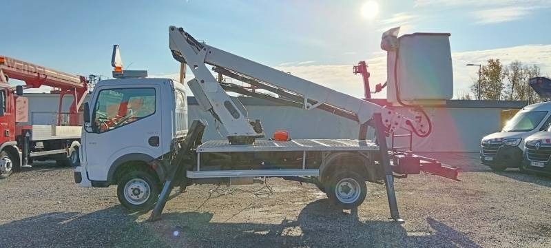 Renault Maxity Bizzocchi Autel 162 HP - 16,5m - Truck mounted aerial platform: picture 5 Renault Maxity Bizzocchi Autel 162 HP - 16,5m - Truck mounted aerial platform: picture 5