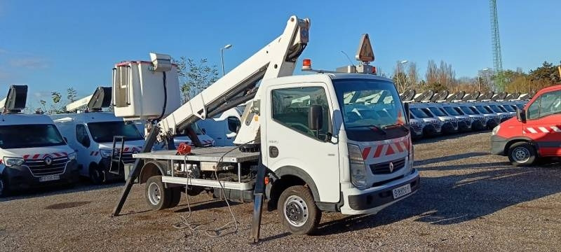 Renault Maxity Bizzocchi Autel 162 HP - 16,5m - Truck mounted aerial platform: picture 1 Renault Maxity Bizzocchi Autel 162 HP - 16,5m - Truck mounted aerial platform: picture 1