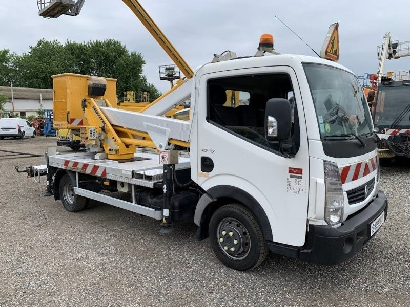 Renault Maxity Multitel MX170 - 17 m - Truck mounted aerial platform: picture 1 Renault Maxity Multitel MX170 - 17 m - Truck mounted aerial platform: picture 1