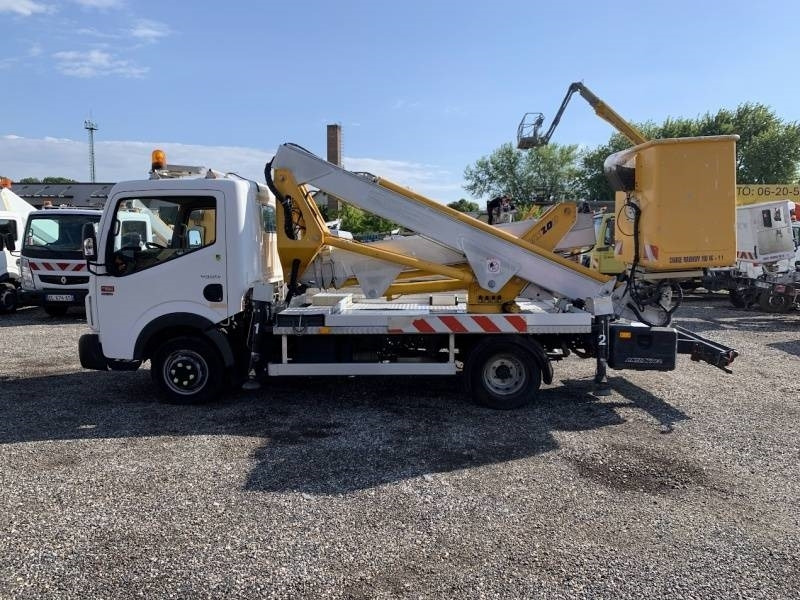 Renault Maxity Multitel MX200 - 20 m - Truck mounted aerial platform: picture 5 Renault Maxity Multitel MX200 - 20 m - Truck mounted aerial platform: picture 5