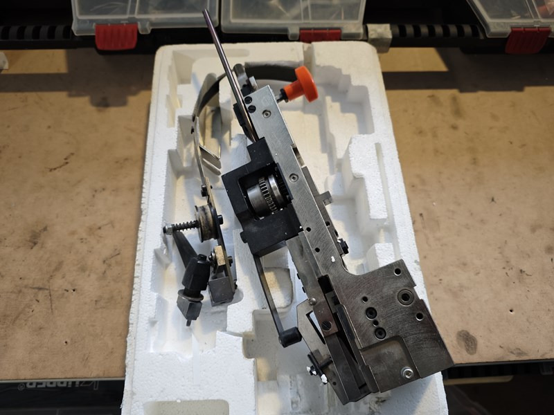 Hohner stitching head 52/8 - Printing machinery: picture 1 Hohner stitching head 52/8 - Printing machinery: picture 1