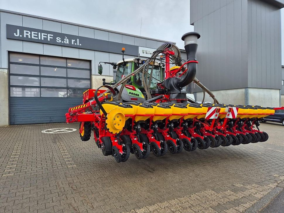 J.Reiff Sarl
Herr Stefan Neukirch - 77 Z.I in den - Precision sowing machine: picture 2 J.Reiff Sarl
Herr Stefan Neukirch - 77 Z.I in den - Precision sowing machine: picture 2