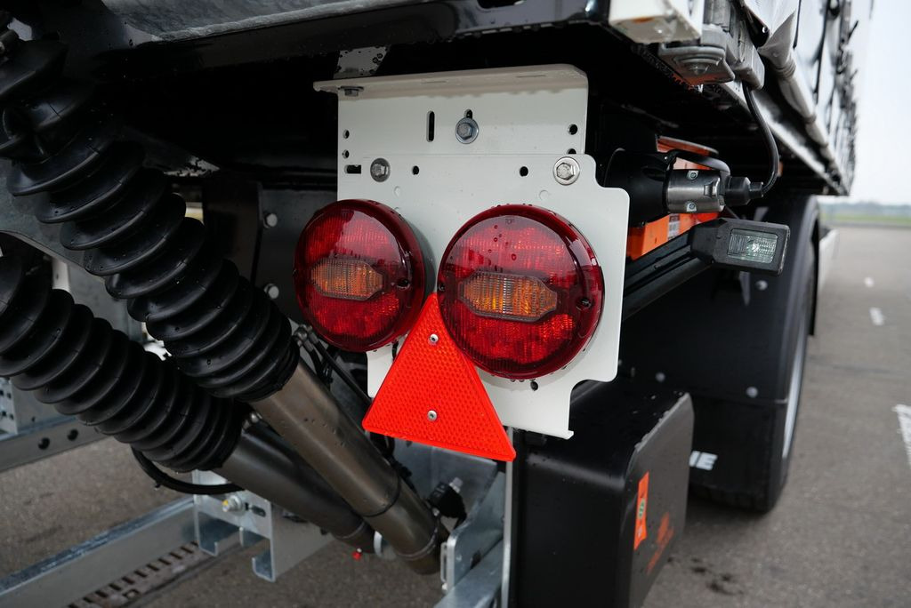 Curtainsider semi-trailer Krone SEP 10 CITY GARDINE KRONE 1-achs TRIDEC LBW Krone SEP 10 CITY GARDINE KRONE 1-achs TRIDEC LBW: picture 22 Curtainsider semi-trailer Krone SEP 10 CITY GARDINE KRONE 1-achs TRIDEC LBW Krone SEP 10 CITY GARDINE KRONE 1-achs TRIDEC LBW: picture 22