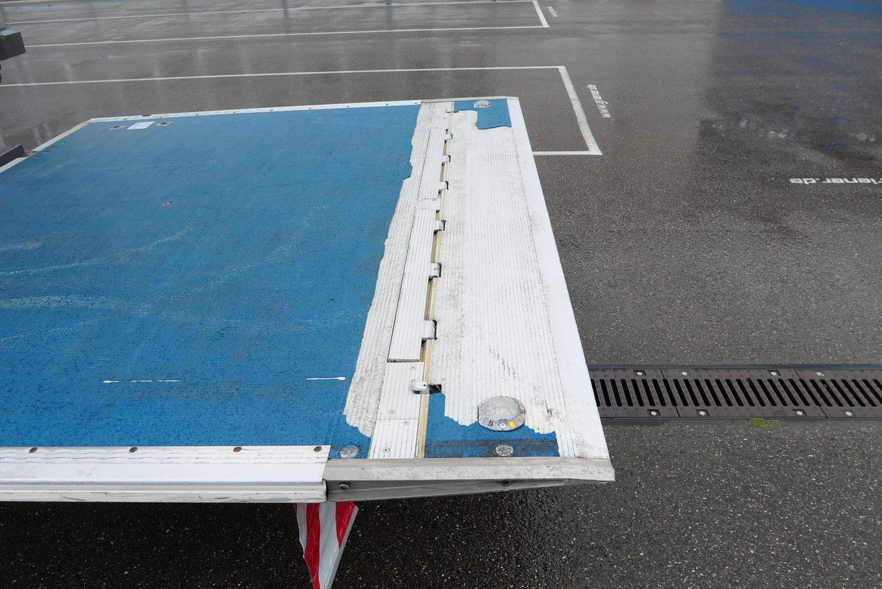 Refrigerator semi-trailer Schmitz Cargobull SKO 18 /LBW BÄR 2500 kg / CARRIER 1550 / LIFT: picture 21
