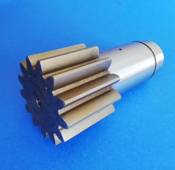 010150A Bobcat 425 Schwenkmotorwelle - Swing motor for Construction machinery: picture 1 010150A Bobcat 425 Schwenkmotorwelle - Swing motor for Construction machinery: picture 1