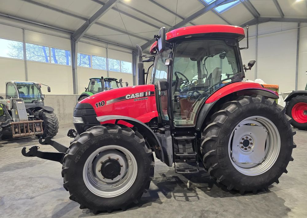 Case IH Maxxum 110 - Farm tractor: picture 4 Case IH Maxxum 110 - Farm tractor: picture 4