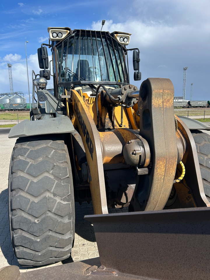 Wheel loader LIEBHERR L576: picture 8 Wheel loader LIEBHERR L576: picture 8