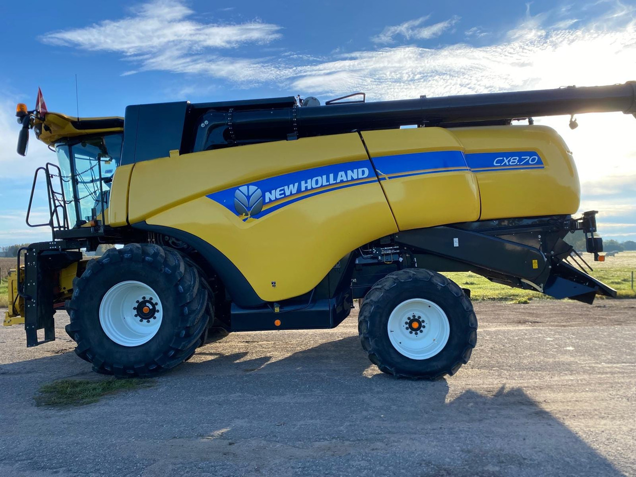 NEW HOLLAND CX8.70 - Harvester: picture 2 NEW HOLLAND CX8.70 - Harvester: picture 2