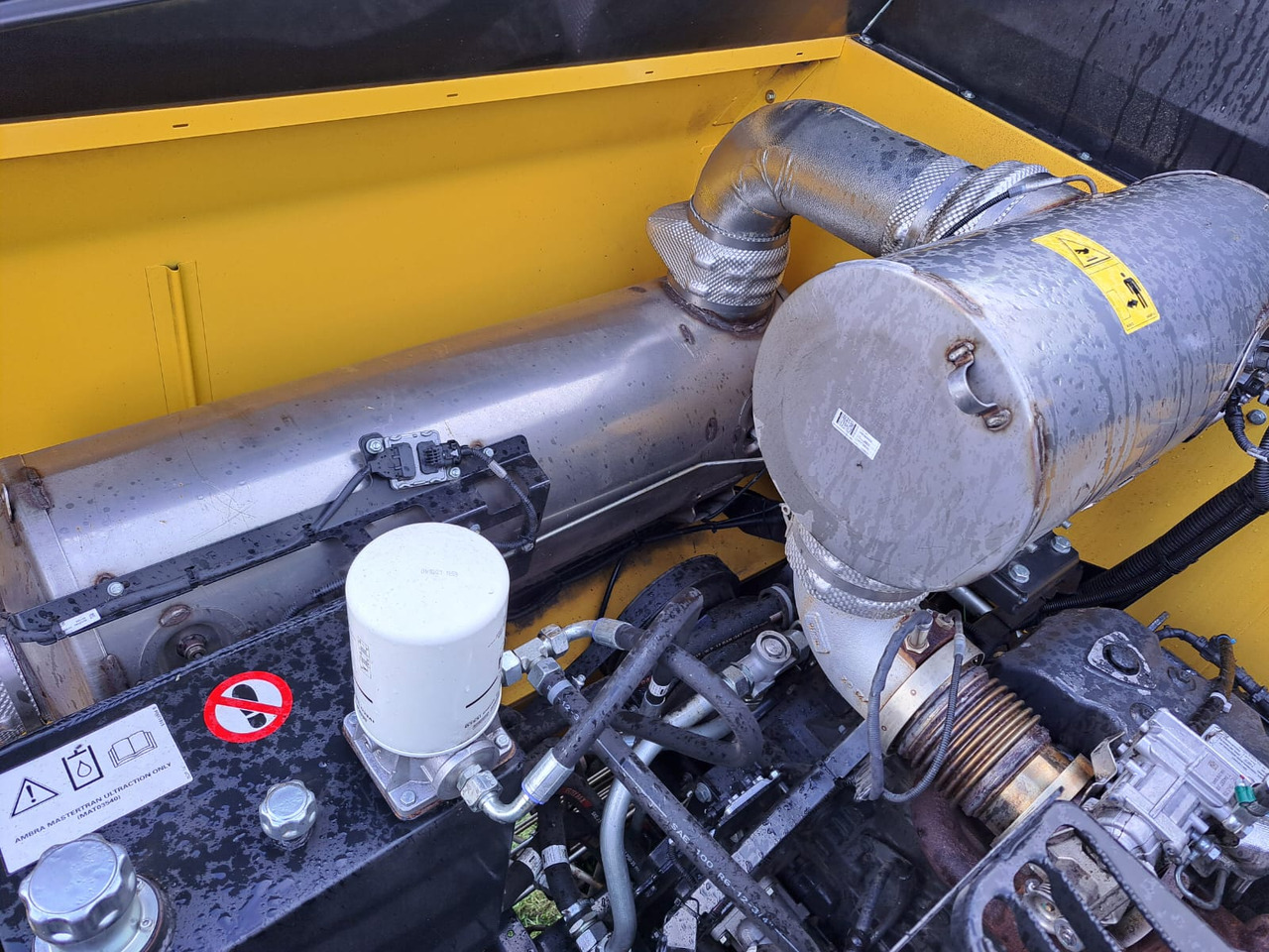 NEW HOLLAND TC 5.90 - Combine harvester: picture 5 NEW HOLLAND TC 5.90 - Combine harvester: picture 5