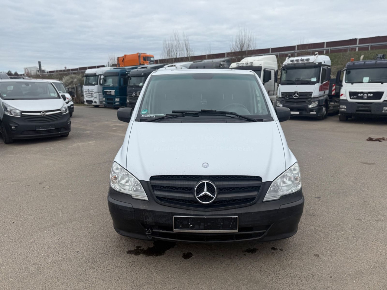 Mercedes-Benz Vito Kasten 116 CDI extralang defekt !! - Passenger van: picture 1 Mercedes-Benz Vito Kasten 116 CDI extralang defekt !! - Passenger van: picture 1