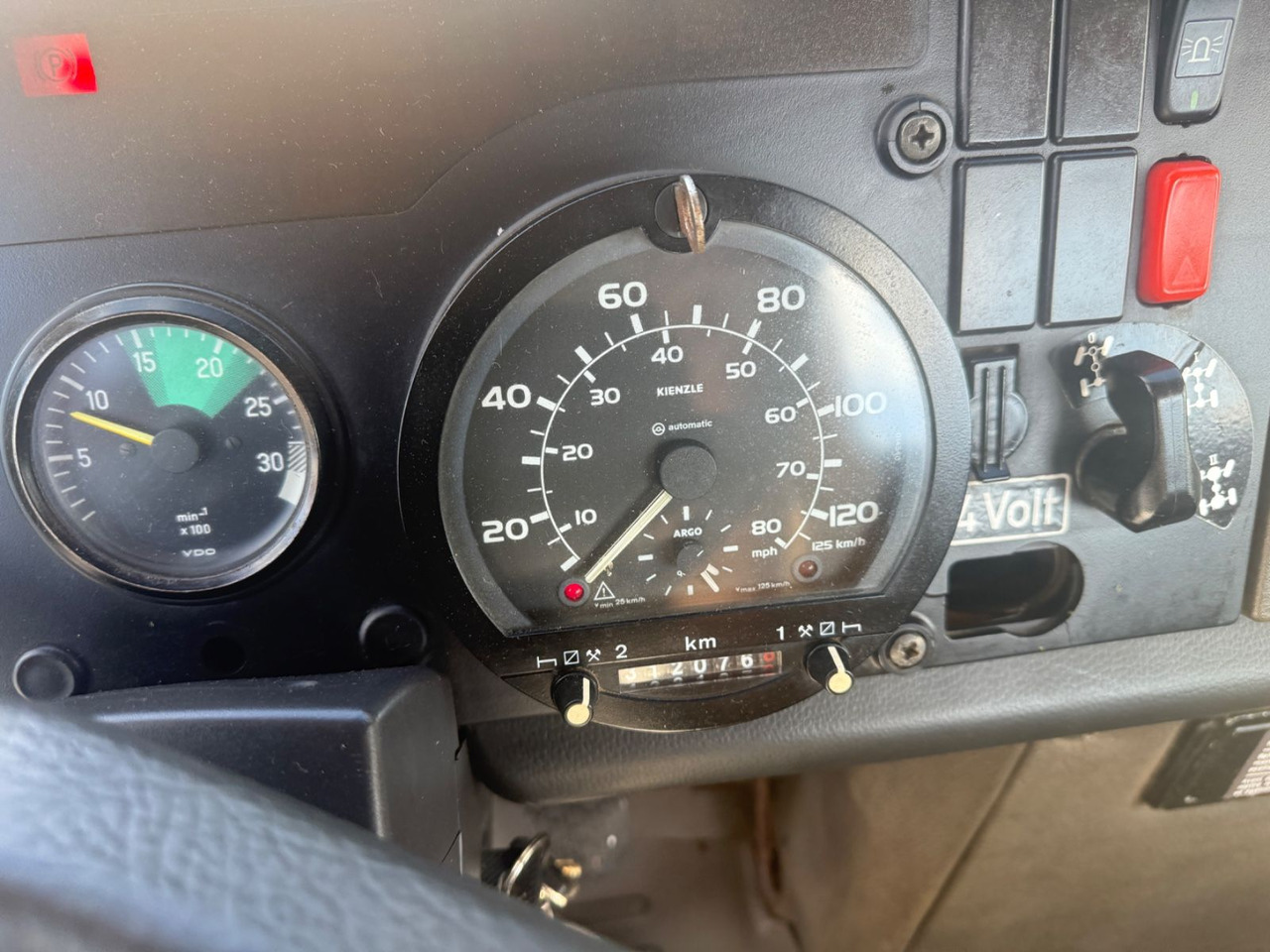 Dropside/ Flatbed truck Unimog 2100 4x4: picture 11