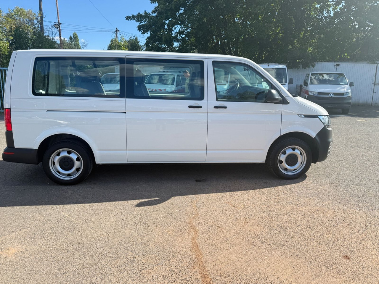 Volkswagen T6 Transporter Kombi lang 9 Sitzer - Passenger van: picture 5 Volkswagen T6 Transporter Kombi lang 9 Sitzer - Passenger van: picture 5