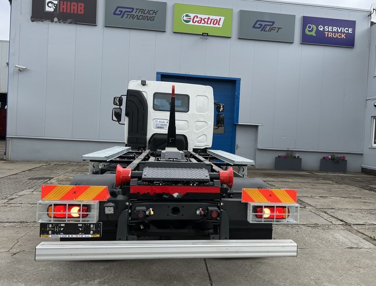 Renault D16 - Hook lift truck: picture 5 Renault D16 - Hook lift truck: picture 5
