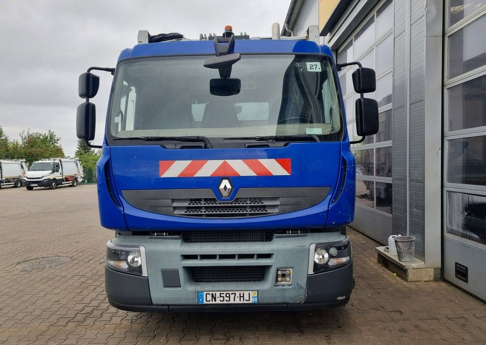 Renault D26 - Garbage truck: picture 2 Renault D26 - Garbage truck: picture 2