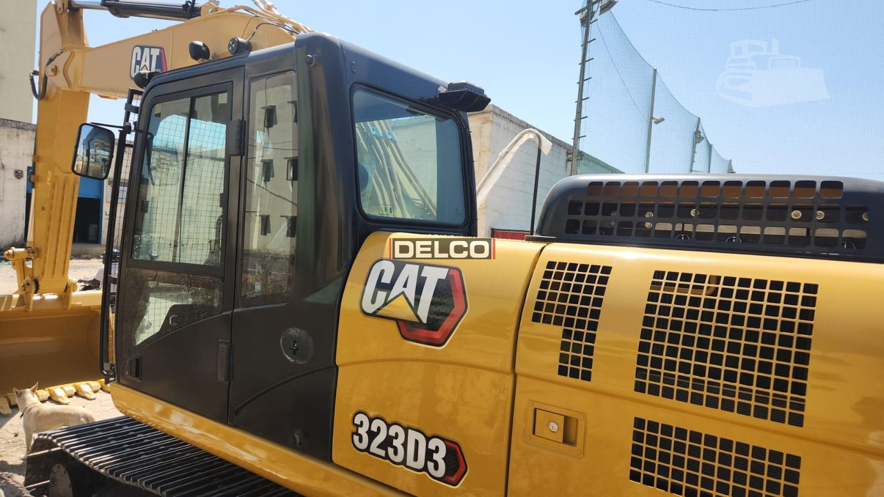 CATERPILLAR 323D3 - Crawler excavator: picture 3 CATERPILLAR 323D3 - Crawler excavator: picture 3
