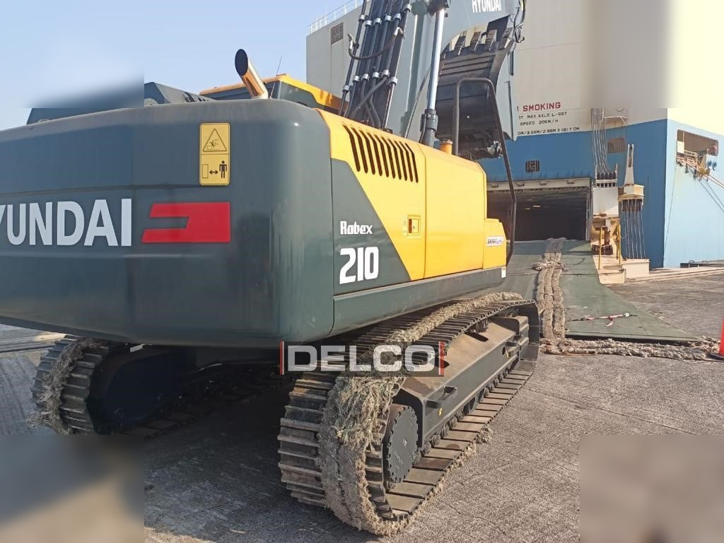 Crawler excavator HYUNDAI ROBEX 210: picture 20