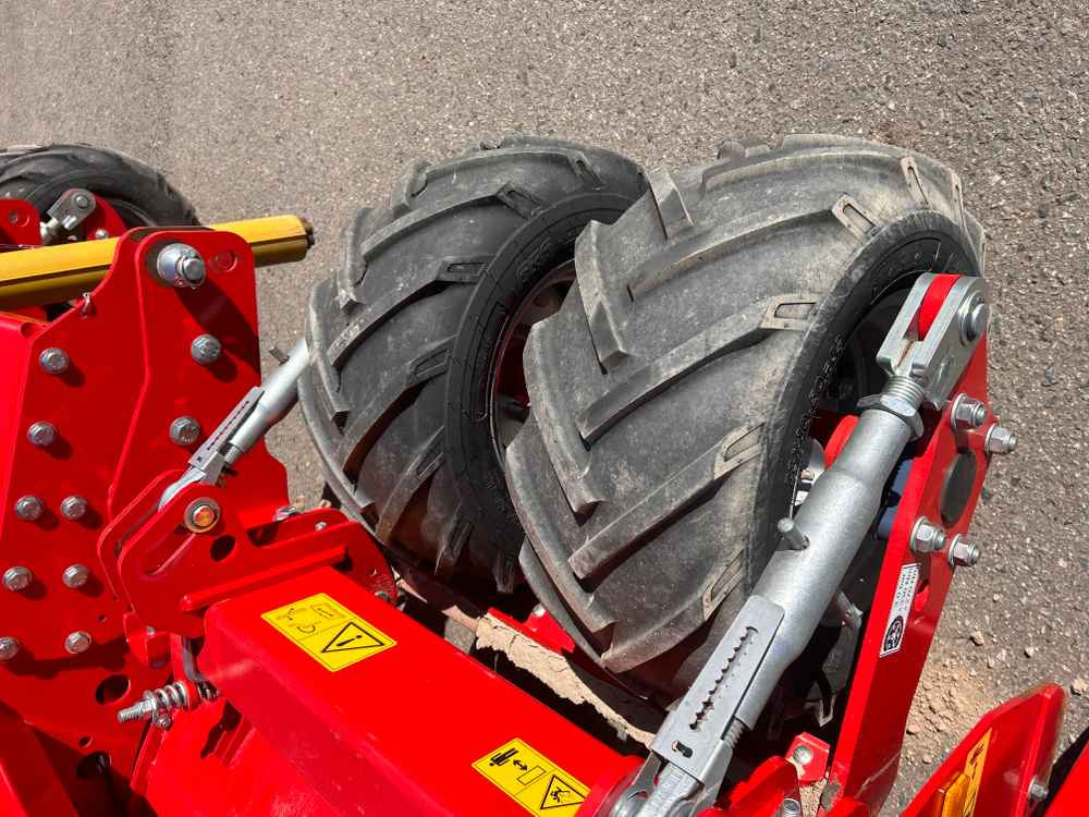 Grimme GF 400 - Haulm topper: picture 4 Grimme GF 400 - Haulm topper: picture 4